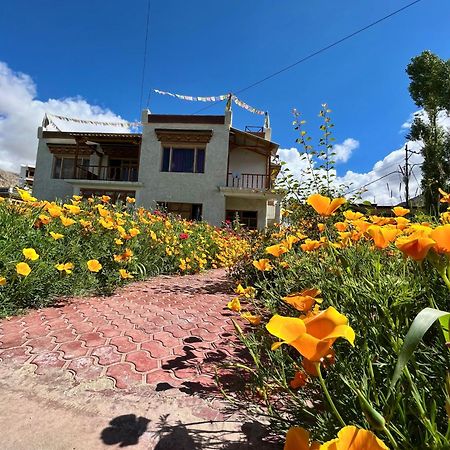 Chakzot Garden House Otel Leh Dış mekan fotoğraf