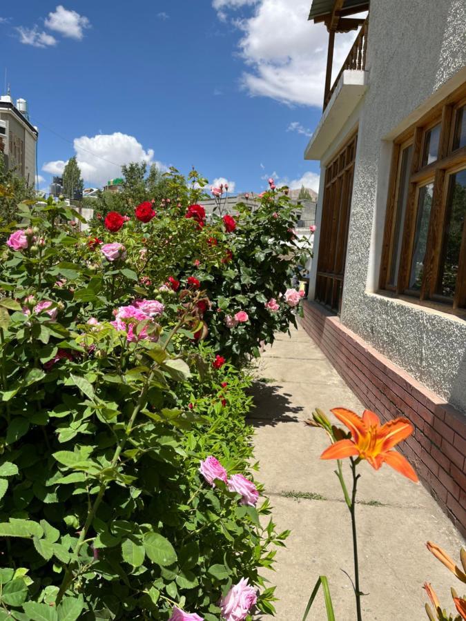 Chakzot Garden House Otel Leh Dış mekan fotoğraf